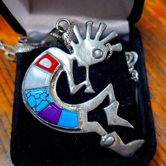KOKOPELI LARGE PENDANT IN STERLING SILVER WITH CHAIN AND MATCHING EARRINGS